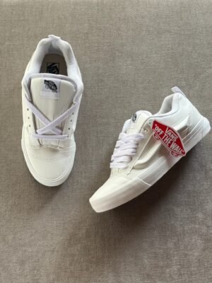 IMG_6679 Vans Knu Skool Top